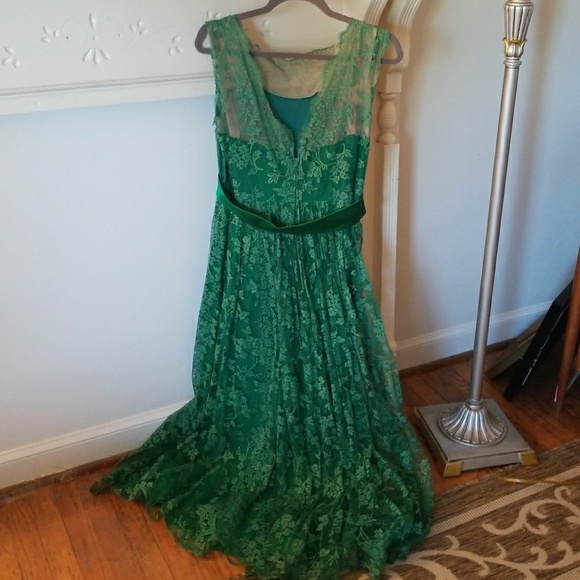 VTG GORGEOUS emerald lace gown - Picture 4 of 8